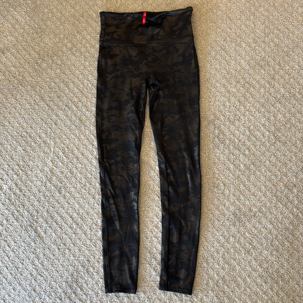 SPANX camo print leggings size M
